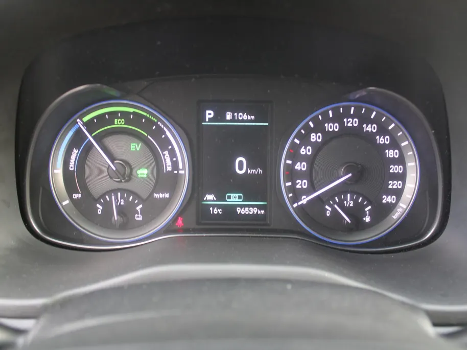 Hyundai Kona 1.6 GDI HEV Comfort | Trekhaak | Camera | 16' LM | Cruise adapt. | Navi | Apple Carplay/Android Auto | Clima | All seasons |