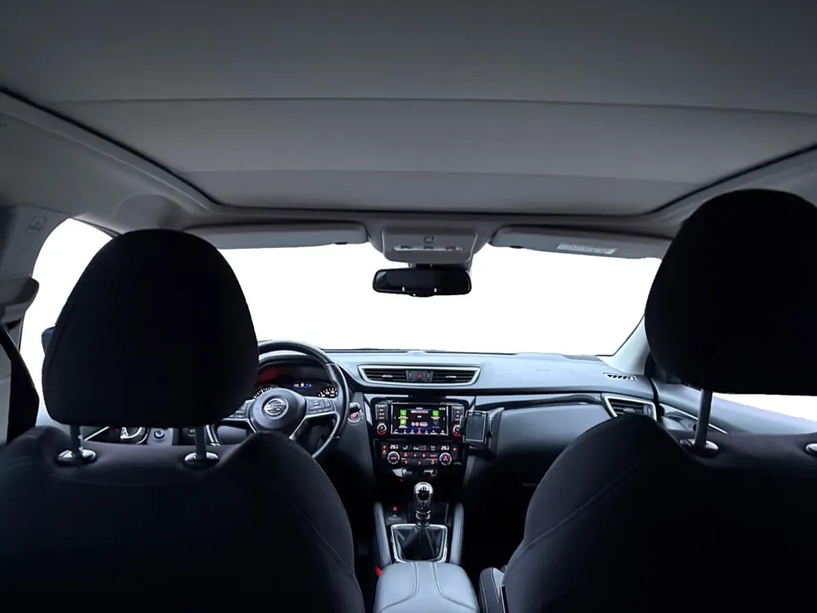 Nissan QASHQAI 1.3 DIG-T N-Connecta | Trekhaak | Navigatie | Camera | Stoelverwarming | Apple Carplay/Android Auto |  Lichtmetalen Velgen |