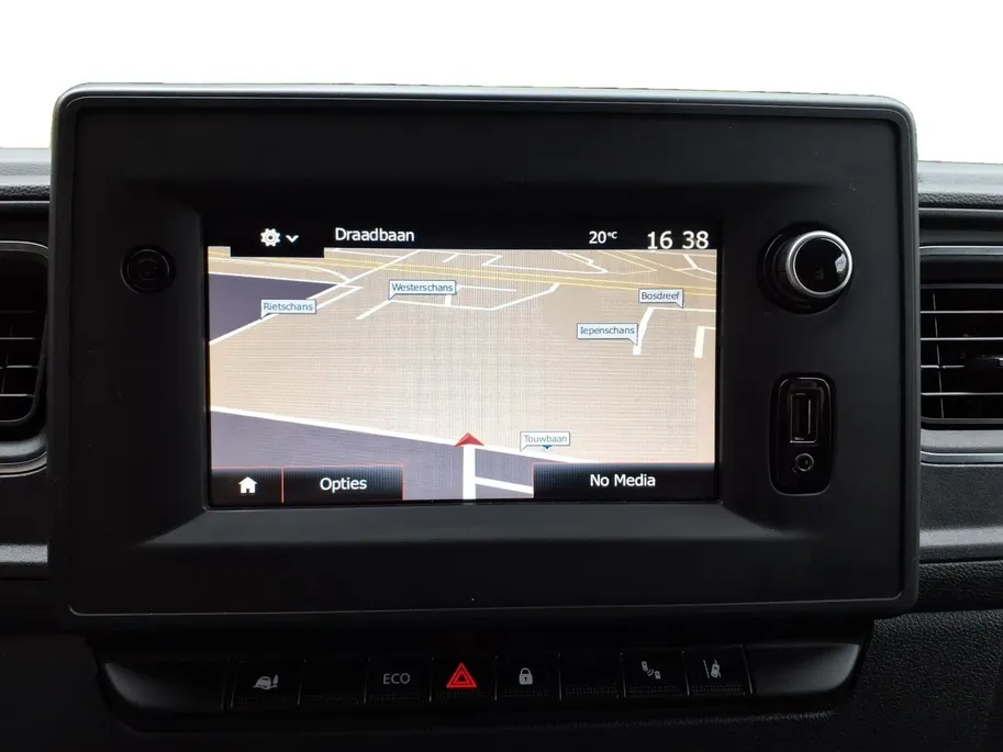 Renault Master T33 2.3 dCi 135 L2H2 Work Edition Airco | Navigatie | PDC-Camera | Blindspot | 1 jaar Garantie.