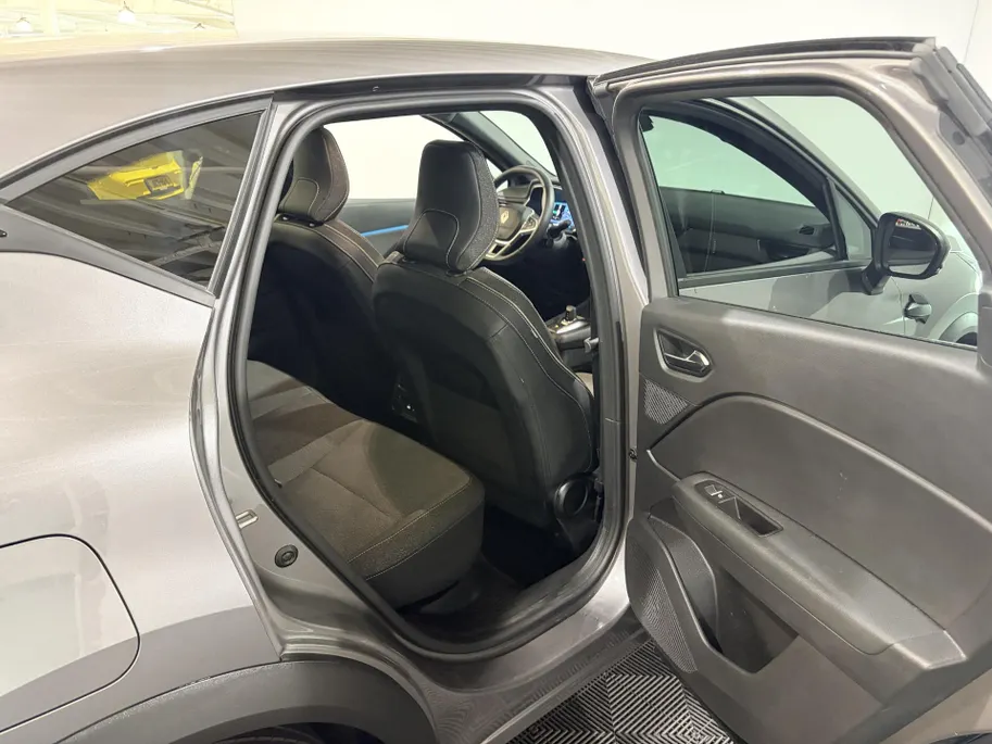 Renault Captur 160PK E-Tech Full Hybrid Techno Automaat | Camera | Parkeersensoren | Adaptive Cruise Control | Climate Control | Apple CarPlay/Android Auto | Full LED | Licht & Regen Sensor | Lichtmetalen Velgen |