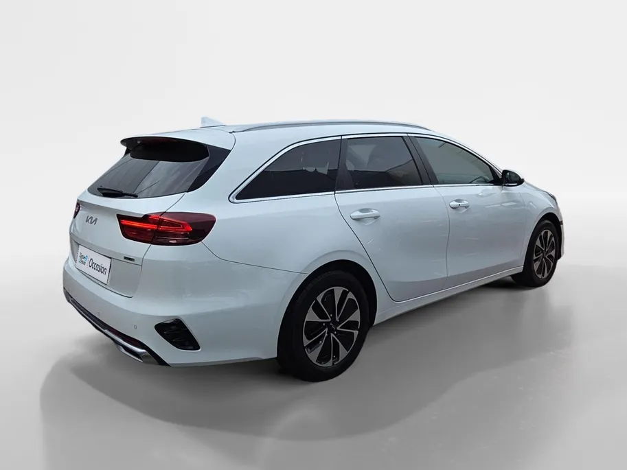 Kia Ceed Sportswagon 1.6i PHEV DynamicPlusLine Navi | Camera | Stoel + Stuurverwarming | Elektr. Achterklep | LED | Apple Carplay & Android Auto | Metallic lak | NAP