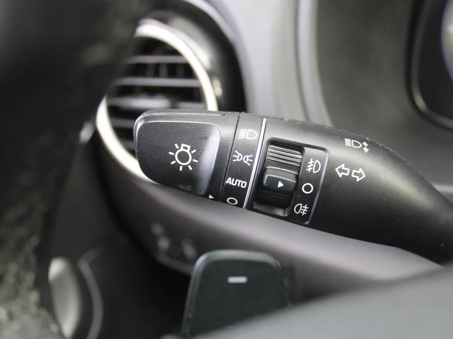 Hyundai Kona 1.6 GDI HEV Comfort | Trekhaak | Camera | 16' LM | Cruise adapt. | Navi | Apple Carplay/Android Auto | Clima | All seasons |