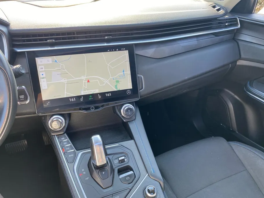 Lynk & Co 01 1.5 PHEV 260pk Tot 70km elektrisch | Panodak | CarPlay | LED | cruise | 20' lm velgen | etc.