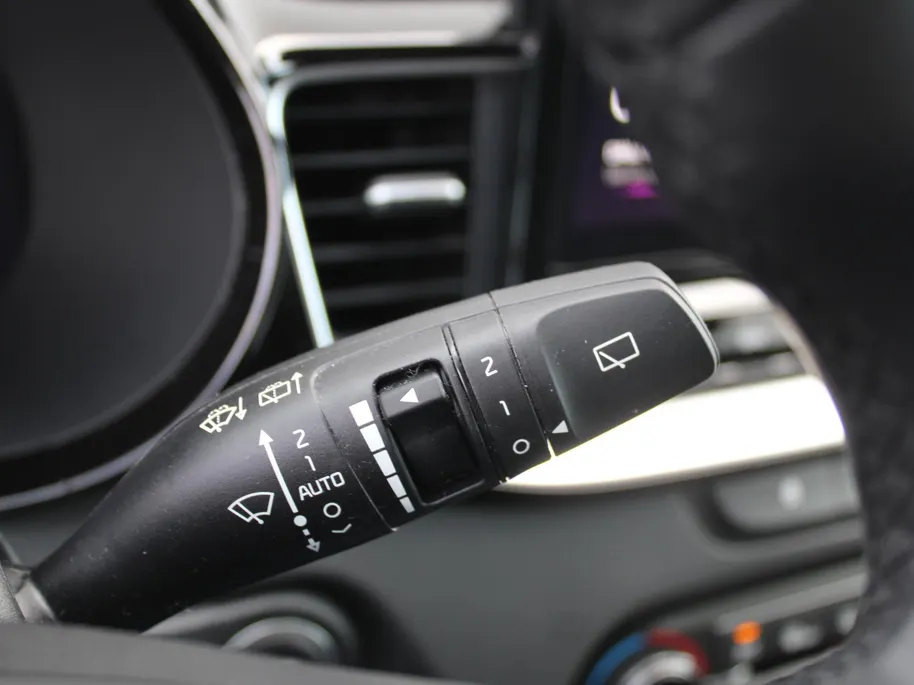 Kia Ceed Sportswagon 1.5 T-GDi DynamicPlusLine | Stoel- & stuurverwarming | Camera | Clima | Cruise adapt. | LED | Navi | Elek. achterklep | 16' LM |