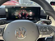 Volkswagen T-Roc 1.5 eTSI R-Line First Edition (360° Camera, Schuif-kanteldak, Elektrische achterklep, etc.)