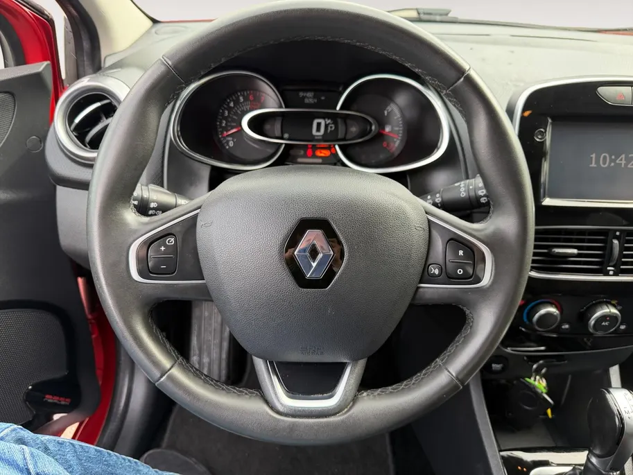 Renault Clio Estate 1.2 TCe Limited | Automaat | Navigatie | Bluetooth | Airco | Parkeersensoren | Cruise Control | 12 Maanden BOVAG Garantie