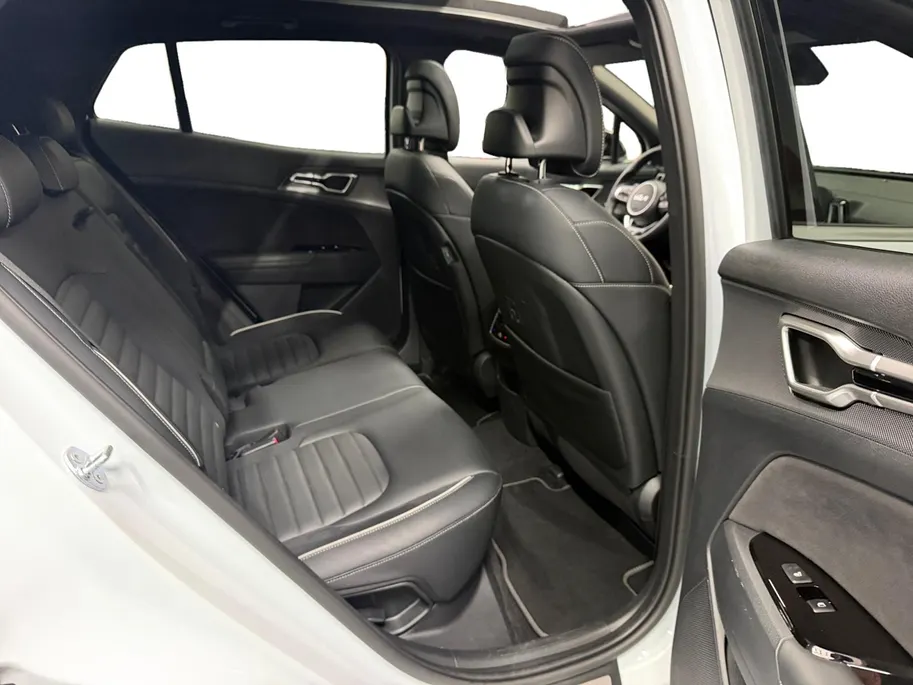 Kia Sportage 1.6 T-GDi Plug-in Hybrid AWD GT-PlusLine TREKHAAK ! | RESTERENDE FABRIEKSGARANTIE TM 2034 | MEEST LUXE UITVOERING | Z.G.A.N. !