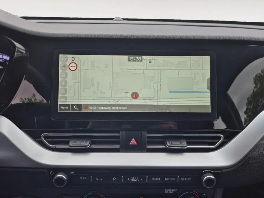 Kia Niro 1.6 GDi Hybrid DynamicLine | All Season Banden | Cruise Control | Climate Control | Camera | Navigatie | Half Leder |