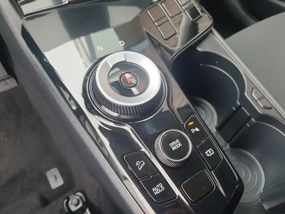 Kia Sportage 1.6T Hybrid DynamicLine | Navigatie | Camera | Parkeersensoren voor en achter | Apple Carplay / Android Auto |