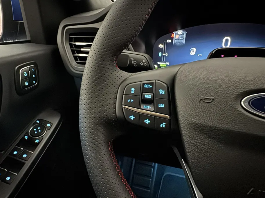 Ford Kuga 2.5 PHEV ST-Line X | DIT IS EEN VOORRAADAUTO! | Panoramadak | Elek. Trekhaak | 19' Wielen | Matrix LED Koplampen |