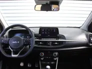 Kia Picanto 1.0 DPI GT-Line | Stuur-/stoelverwarming | Schuifdak | Camera | Dodehoek detectie | Telefoonlader | Clima | Navi | 16' LM | LED | Cruise |
