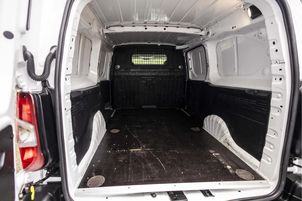 Peugeot Partner 1.5 BlueHDI Pro Long EX.BTW | Inclusief Imperial met ladderrol | All Season banden |