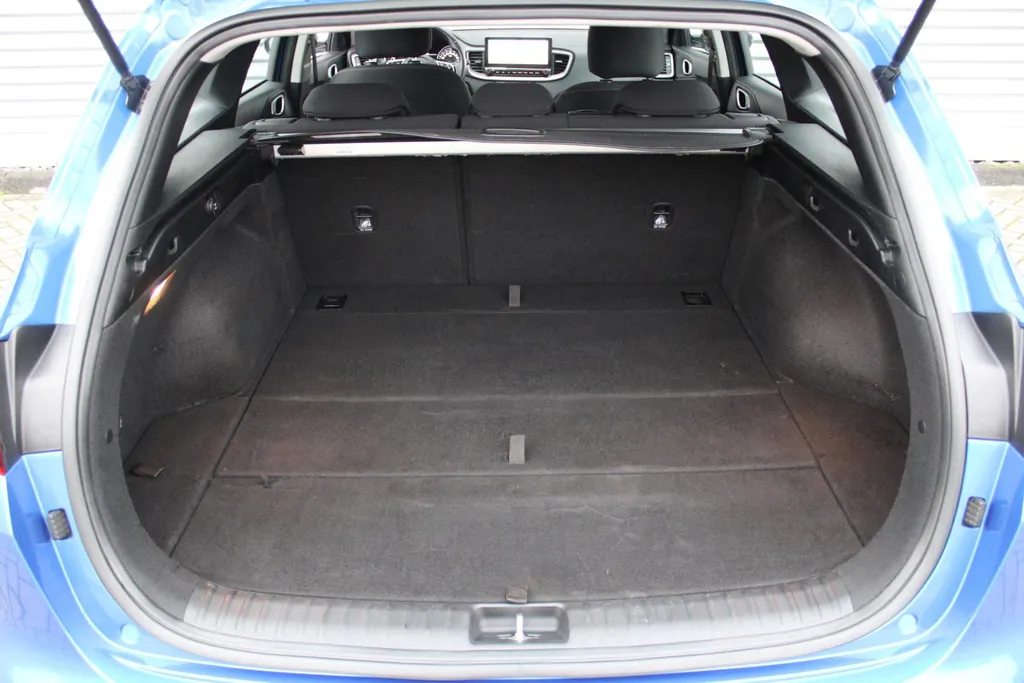 Kia Ceed Sportswagon 1.5 T-GDi MHEV DynamicLine | Navi | Camera | Clima | Cruise | 17' GT-Line velgen | LED | Apple Carplay | Android Auto |