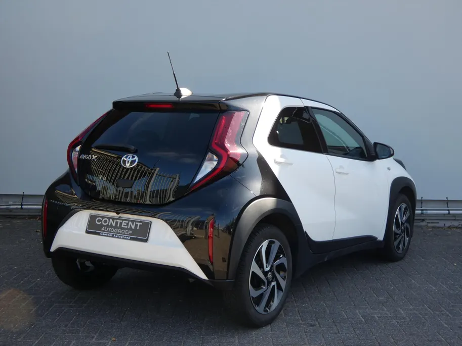 Toyota Aygo X 1.0 VVT-i MT 72pk Envy lCarplay lCruise lClima