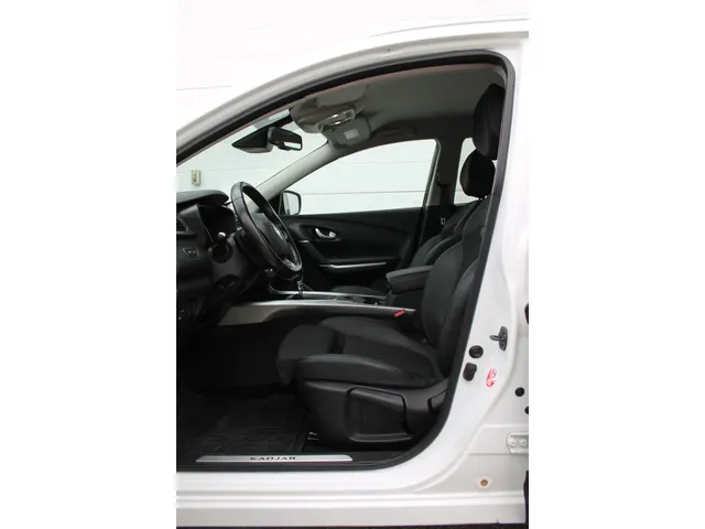 Renault Kadjar 1.3 TCe 160 PK Intens | Automaat | Stoelverwarming voor | Camera achter | uitschuifbare voorstoelen |