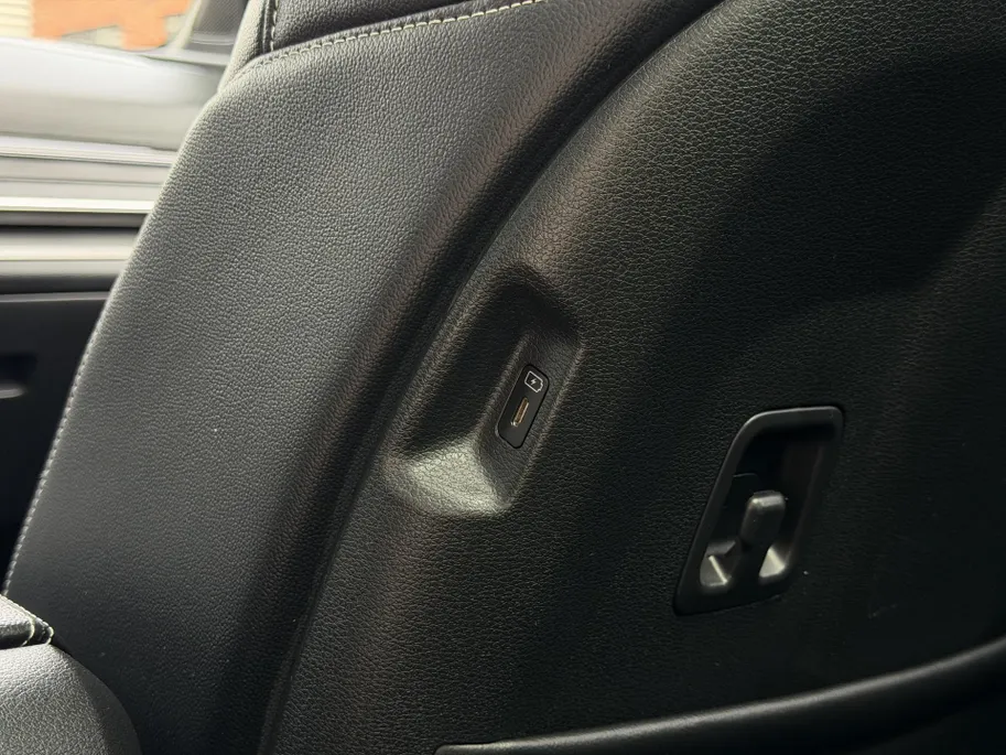 Kia Sportage 1.6 T-GDi Hybrid GT-PlusLine | Apple Carplay/ Android Auto | Navigatiesysteem | Licht + Regensensor | Stoelverwarming + Stoelkoeling | Stuurverwarming | Elektrisch Verstelbare Voorstoelen | Geheugen op Bestuurdersstoel | Elektrisch Schuif / Kanteldak | El
