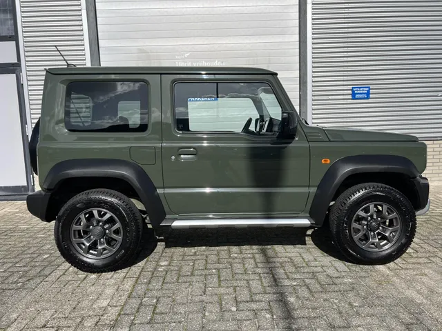 Suzuki Jimny 1.5 Stijl Automaat | Apple Carplay & Android Auto | Climate Control | Noppenbanden | 4 Zitplaatsen