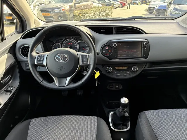 Toyota Yaris 1.3 VVT-i Aspiration | Camera | Uniek 21000km!!