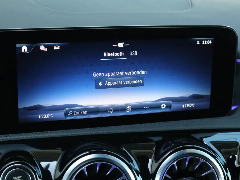Mercedes-Benz A-Klasse 180 Business Solution AMG l Panorama dak l Keyless l AMG Line l