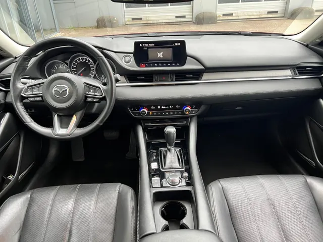 Mazda 6 Sportbreak 2.0 SkyActiv-G 165 Comfortplus Business AUTOMAAT | LEDER | Bose AUDIO | 19"LM VELGEN | STOEL- en STUURVERWARMING | STOEL VENTILATIE | APPLE VARPLAY /ANDROID AUTO |