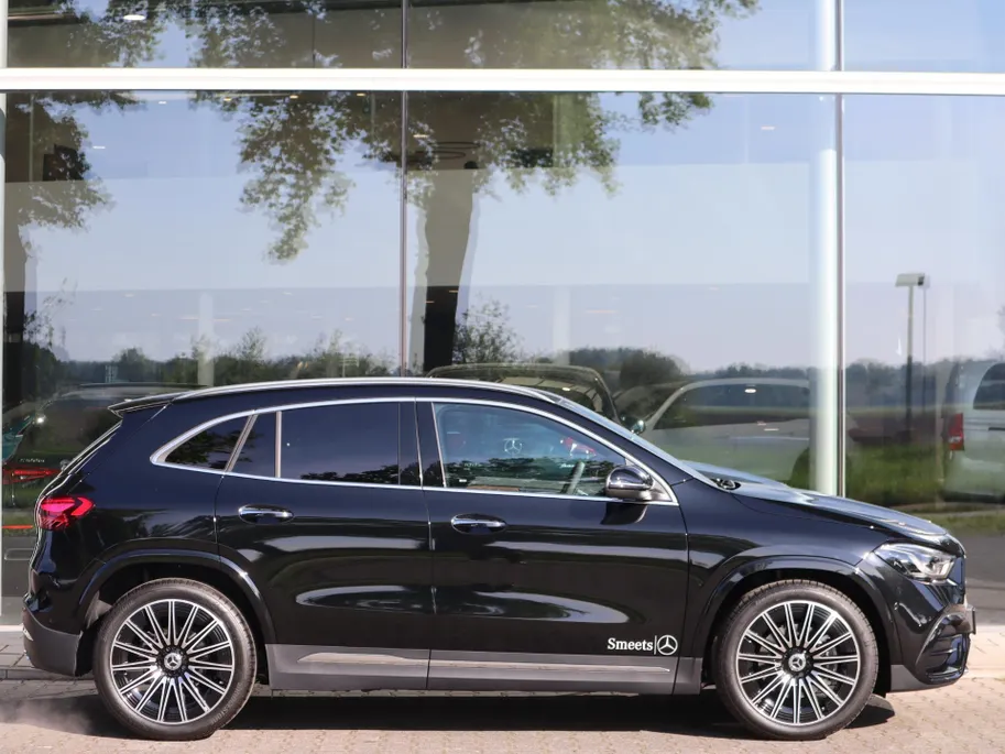 Mercedes-Benz GLA 180 AMG Line l Keyless l Achteruitrij camera l Stoelverwarming