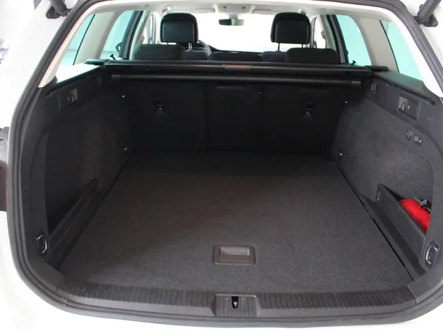 Volkswagen Passat Variant 1.5 TSI DSG Comfortline Navigatie | Camera | Trekhaak | Stoelverwarming