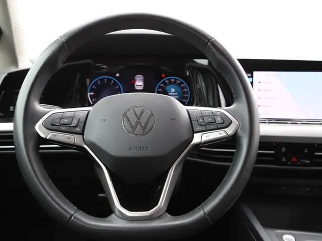 Volkswagen Golf 1.0 TSI Life  | CAMERA | ACC  | APPLE | LED | PDC