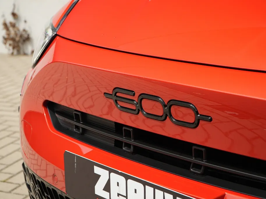 Fiat 600e Sport 54 kWh | Carplay | Camera | Winter | 18'