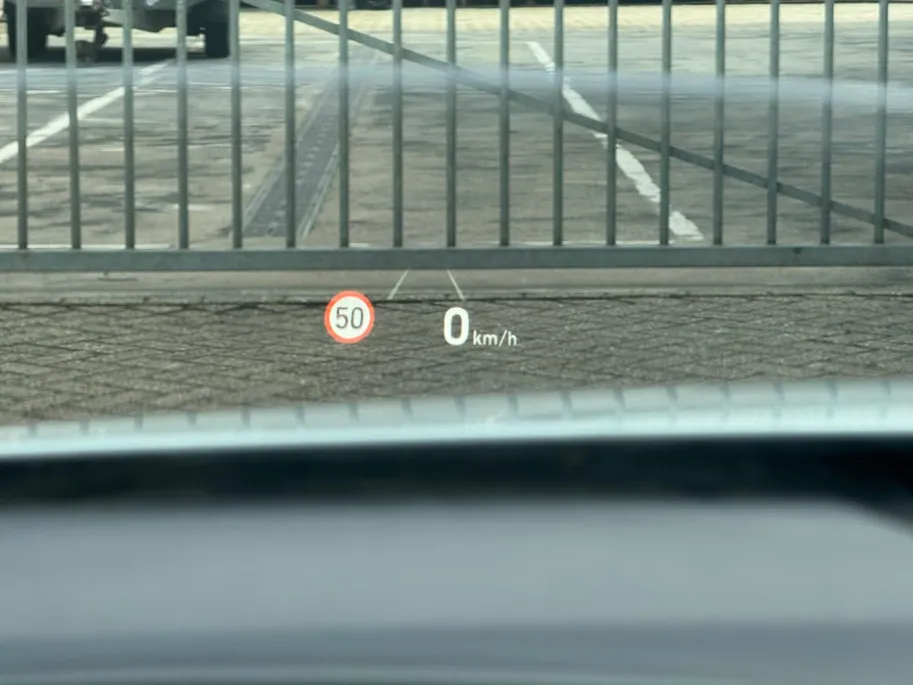 Hyundai Kona EV Premium 64 kWh | Achteruitrijcamera | Head Up Display | Dodehoek Detectie | Lederen Bekleding | Climate Control |