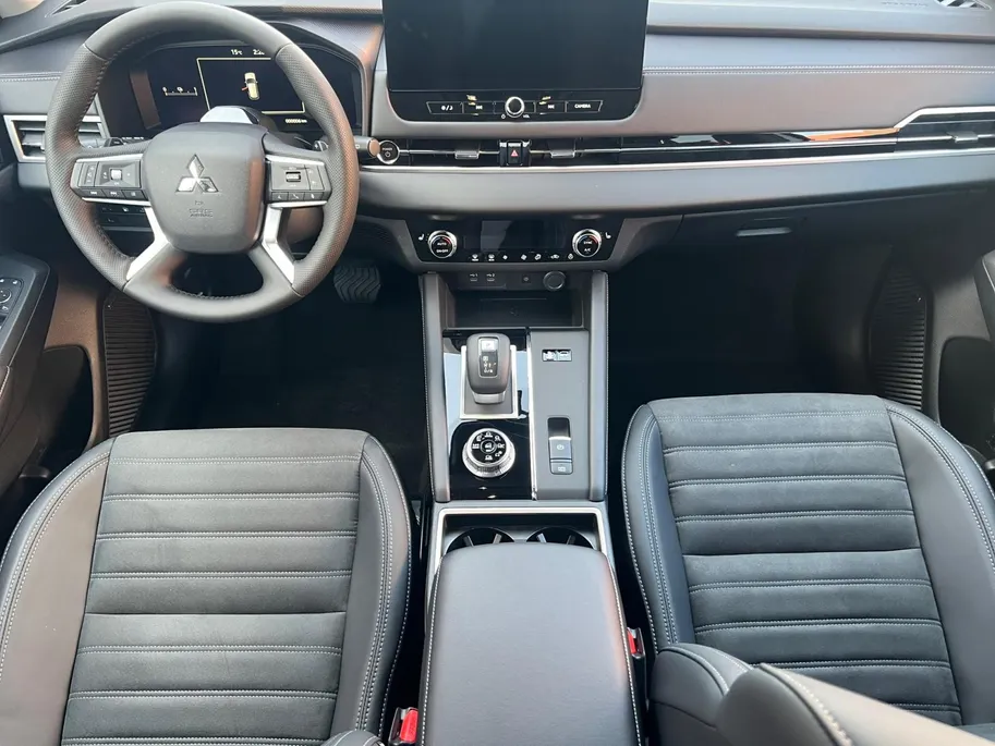 Mitsubishi Outlander 2.4 PHEV Limited Edition Zeer Complete uitvoering| 8 jaar garantie| Snel leverbaar | Totaalprijs op is op.