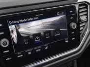 Volkswagen T-Roc 1.5TSI/150PK DSG Sport · Trekhaak · Apple/Android Car Play · Stoel- & stuurverwarming · Camera