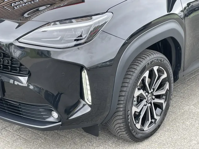 Toyota Yaris Cross 1.5 Hybrid Dynamic | Parkeersensoren V+A | Stuur en Stoelverwarm