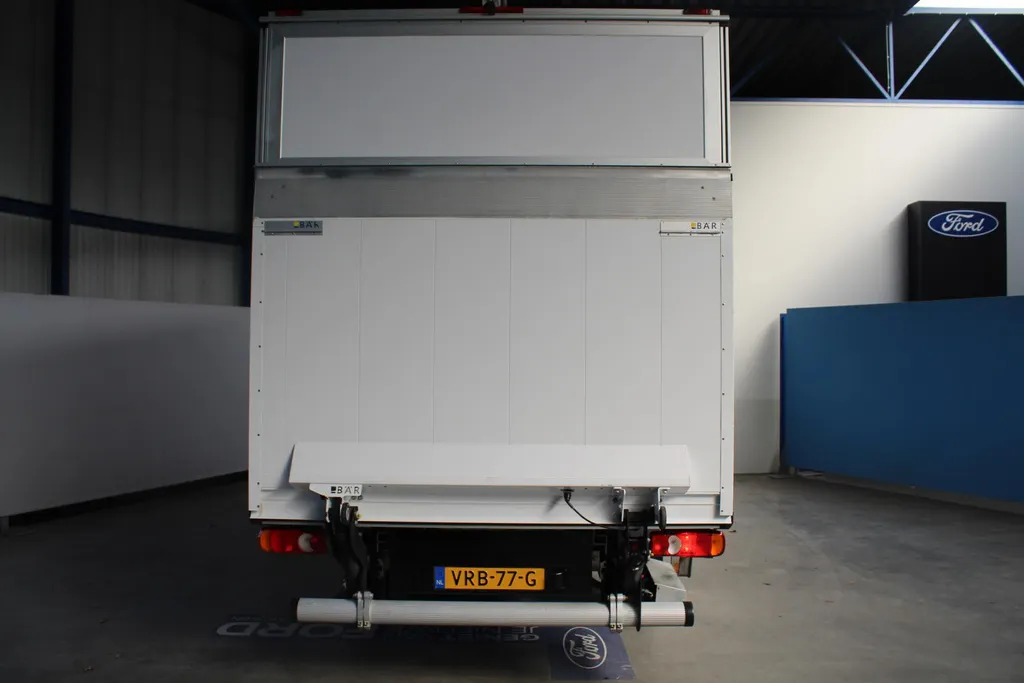 Ford Transit 350 2.0 TDCI L4H1 Trend Chassis Cabine Bakwagen | automaat | BÄR elektrische achterklep | hulpluchtvering |