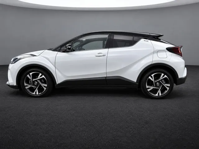 Toyota C-HR 1.8 Hybrid Style Bi-Tone | Parkeersensoren | Stoelverwarming