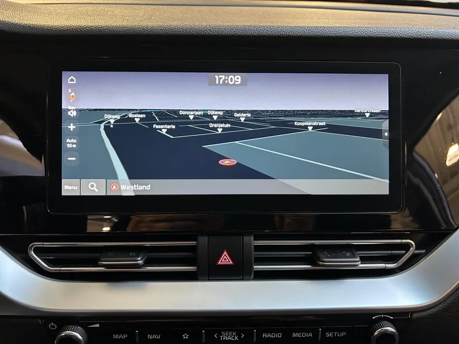 Kia Niro 1.6 GDi Hybrid DynamicLine | Apple Carplay / Android Auto | Navigatiesysteem | Licht + Regensensor | Parkeersensoren + Camera Achter | Climate Control | Cruise Control Adaptief | Rijstrooksensor + Correctie