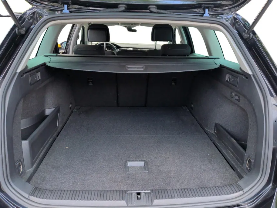 Volkswagen Passat Variant 1.4 TSI PHEV GTE Business | Top staat! | Trekhaak | Clima | NU Rijklaarprijs! Incl.12 Maanden, APK, Onderhoudsbeurt etc! Premiumpakket gratis!