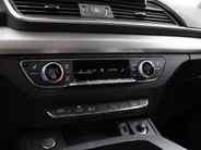 Audi Q5 Sportback 50 TFSIe 299pk S edition Competition · Camera · Inklap. Trekhaak · Matrix LED · Dodehoeksensor · Stuur- & Stoelverwarming · Elektrische stoelverstelling · Apple/Android Car Play · Garantie t/m 24-06-2030 of 100.000km