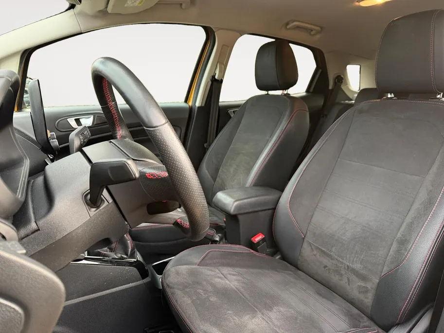 Ford EcoSport 1.0 EcoBoost ST-Line | Stoel-, Stuur- en Voorruitverwarming | Apple Carplay & Android Auto | Achteruitrijcamera | Cruise Control |