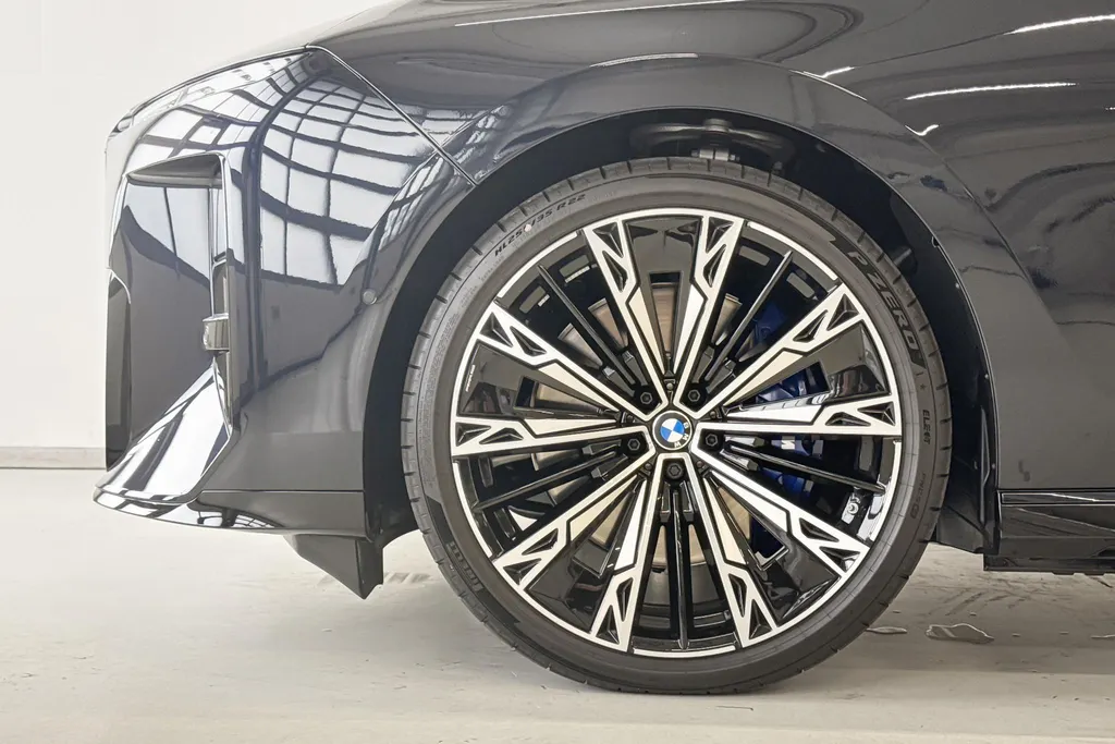 BMW i7 xDrive60 118.1 kWh