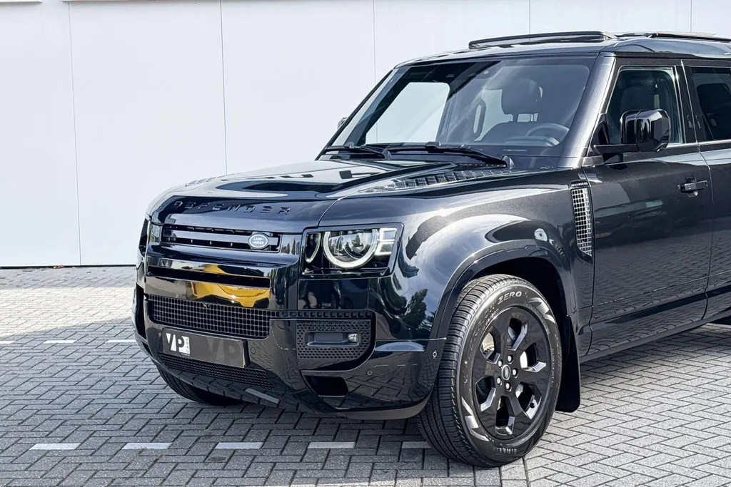 Land Rover Defender 110 2.0 P300e 110 X-Dynamic HSE