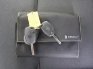 Renault Master T33 2.3 dCi L2H2 Stop & Start | Automaat | Trekhaak | Camera | Airco | Navi | Cruise | 16' LM | PDC | Licht-/regensensor | Volledig betimmerd |