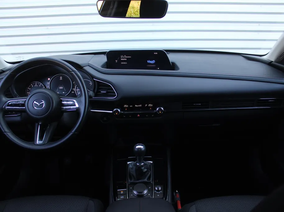 Mazda CX-30 2.0 e-SkyActiv-X M Hybrid Homura | Stoel-/stuurverwarming | Camera | 18' LM | LED | HUD | Dodehoek detectie | Elek. achterklep | Cruise adapt. |