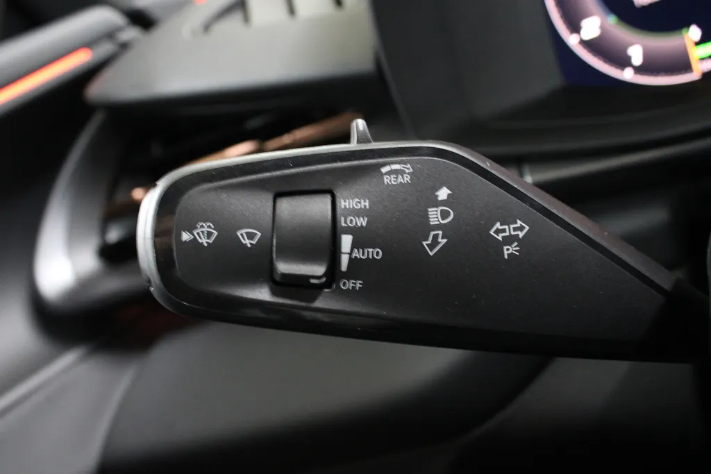 CUPRA Terramar 1.5 TSI e-Hybrid Business / Trekhaak / Pan. dak / Stoel + Stuur verw. /