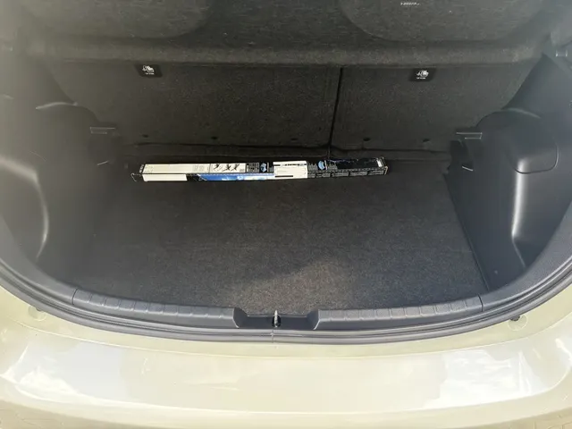 Toyota Yaris 1.5 Hybrid Bi-Tone | Navigatie | Trekhaak