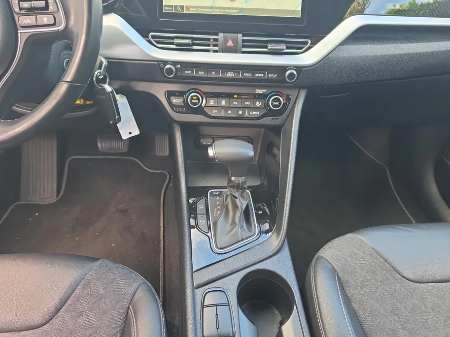 Kia Niro 1.6 GDi Hybrid DynamicLine | Navigatie | Climate control | Cruise control | Trekhaak | Parkeer sensoren | Parkeer camera