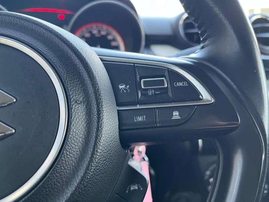 Suzuki Swift 1.2 Select Smart Hybrid | Stoelverwarming | Apple Carplay en Android Auto | Parkeersensoren | Dodehoek detectie