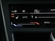 Volkswagen Polo 1.0 TSI 95pk DSG R-Line · Camera · Matrix LED · ACC · Stoelverwarming · Apple/Android Car Play · Sfeerverlichting · Verkeersbord Detectie ·