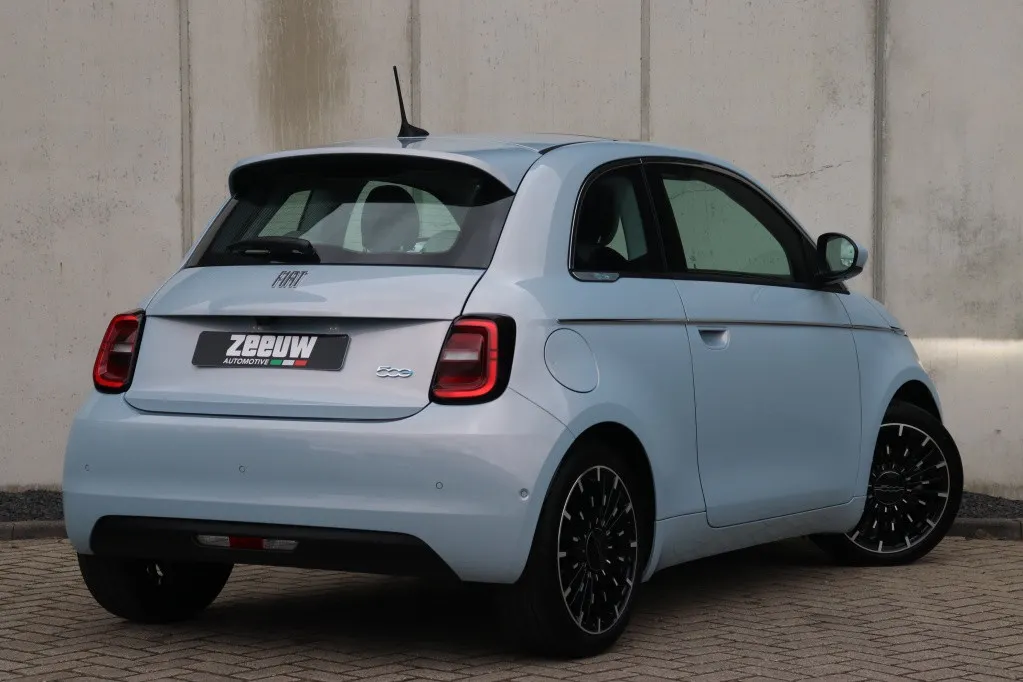 Fiat 500e La Prima by Bocelli 42 kWh | JBL | Winter | Pano | 17′