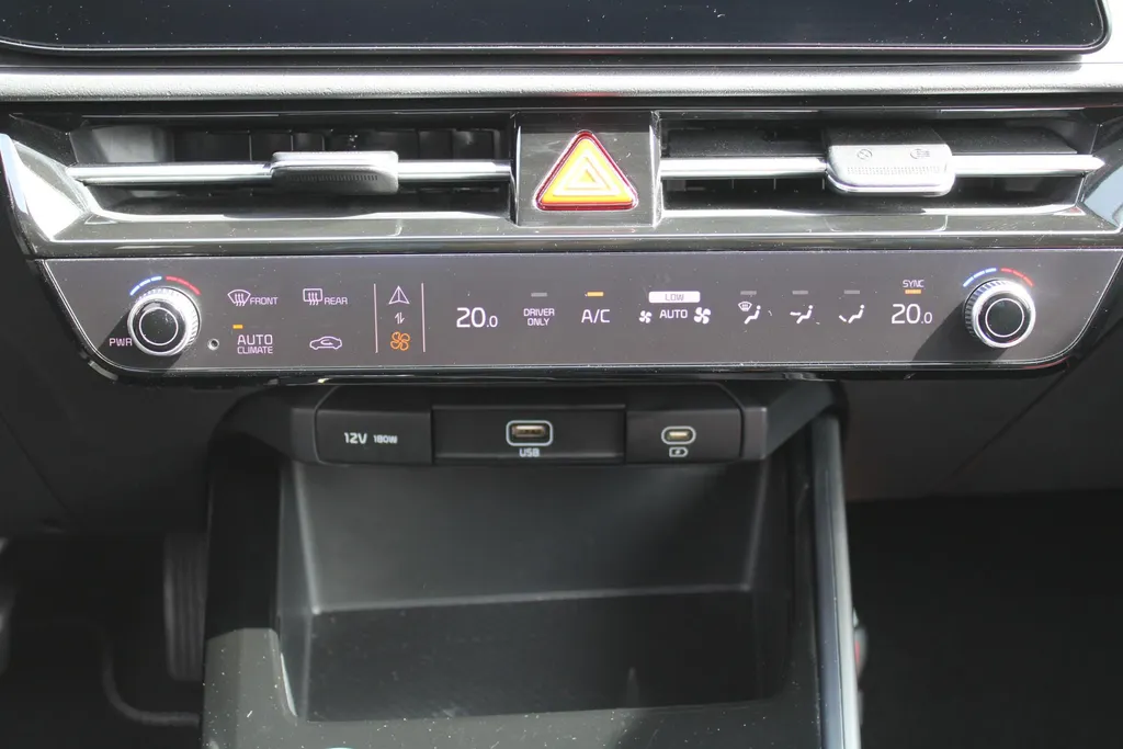 Kia Niro EV DynamicPlusLine 64.8 kWh | Airco | Navi | Camera | Cruise | 17' LM | PDC |
