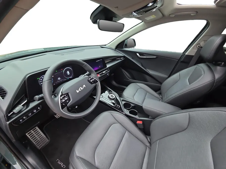 Kia Niro 1.6 GDi Hybrid ExecutiveLine Meest luxe uitvoering | Dealer onderhouden | Schuif-/kanteldak | Cruise Control Adaptief | Dodehoek Detectie | Head up Display | Stoelverwarming en Ventilatie | Harman/Kardon | Android & Carplay | NAP